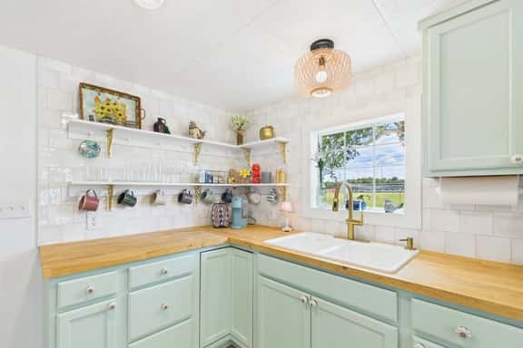 Honeysuckle Cottage - Image 1